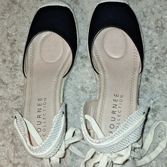 Journey Collection espadrille wedge sandals - Picture 4 of 10